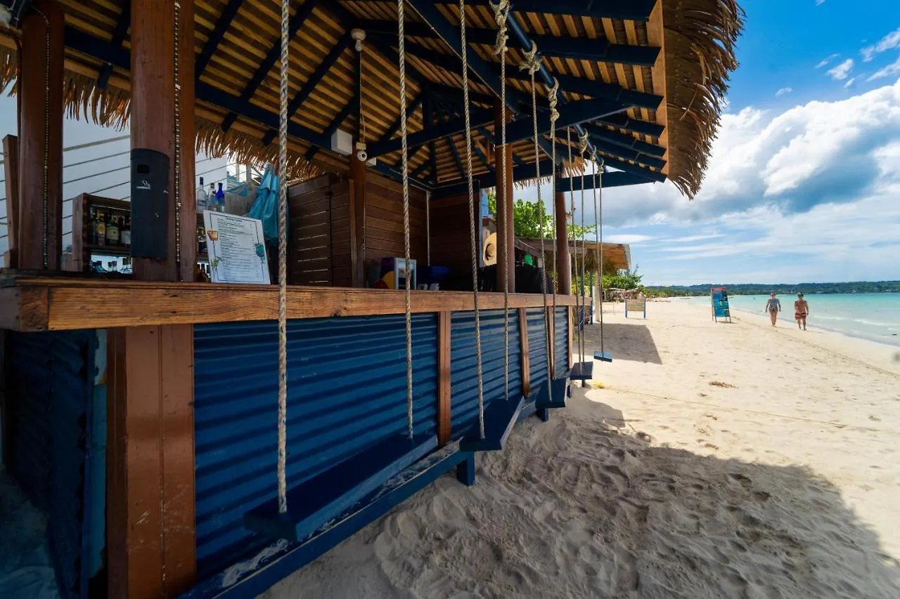 **** Hotel Blue Skies Beach Resort Negril Jamaica