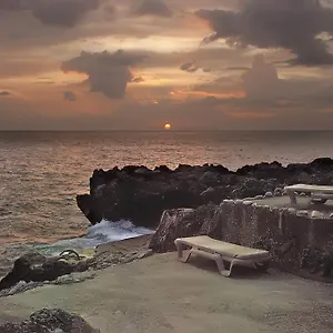 3* Hotel Sunset On The Cliffs